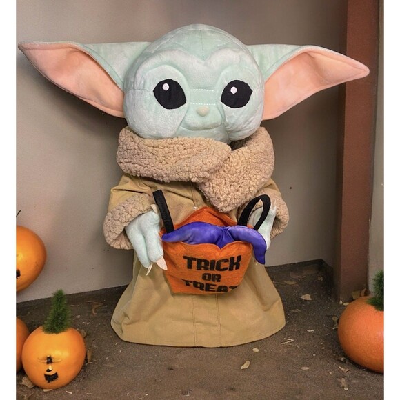 Disney Star Wars Mandalorian Baby Yoda Halloween Porch Greeter 20% Rare Large - Picture 1 of 14